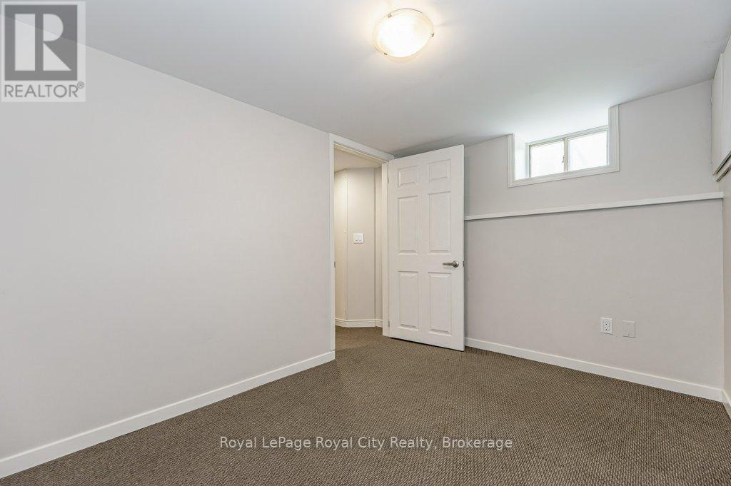 












164 SUFFOLK STREET W

,
Guelph (Downtown),




Ontario
N1H2J8

