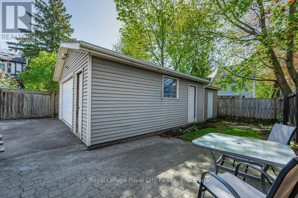 












164 SUFFOLK STREET W

,
Guelph (Downtown),




Ontario
N1H2J8

