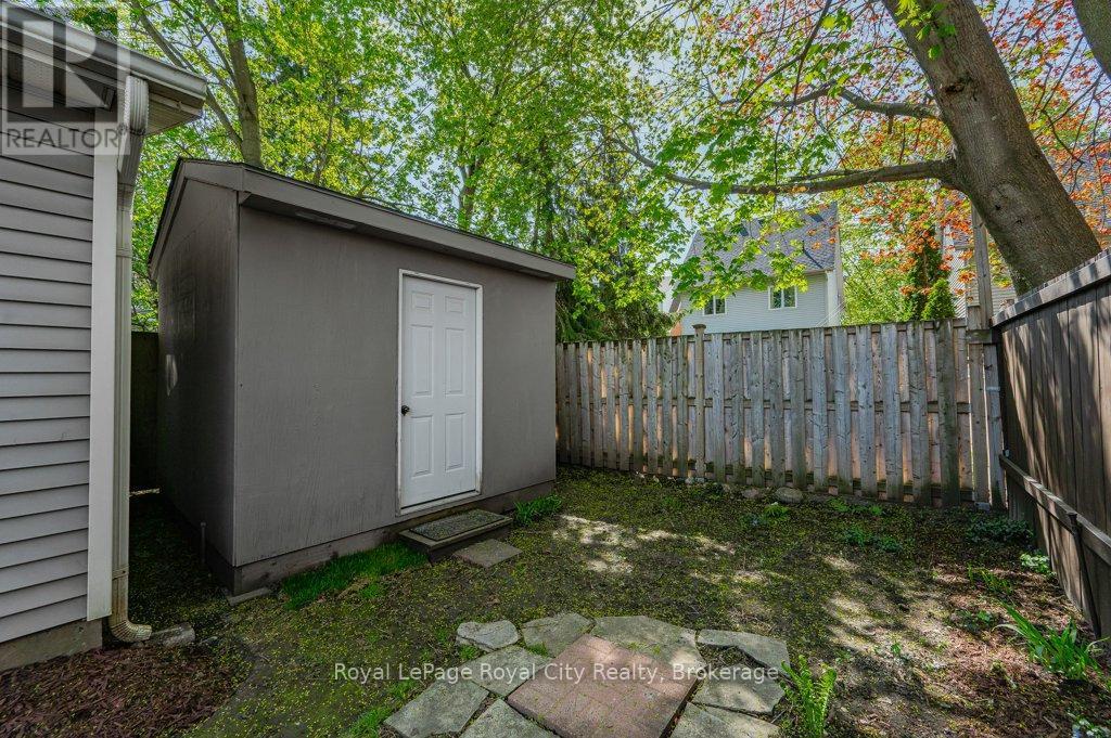 












164 SUFFOLK STREET W

,
Guelph (Downtown),




Ontario
N1H2J8

