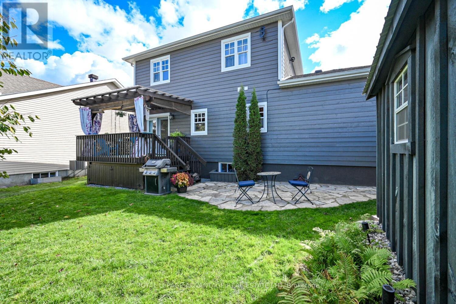 












119 SOPHIE LANE

,
Merrickville-Wolford,




Ontario
K0G1N0

