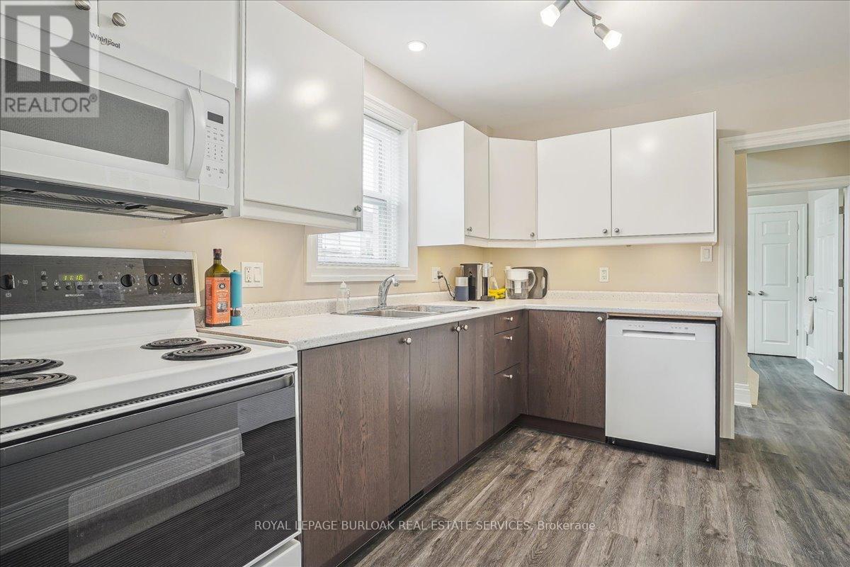 












38 VIEWPOINT AVENUE

,
Hamilton,




Ontario
L8V2S5

