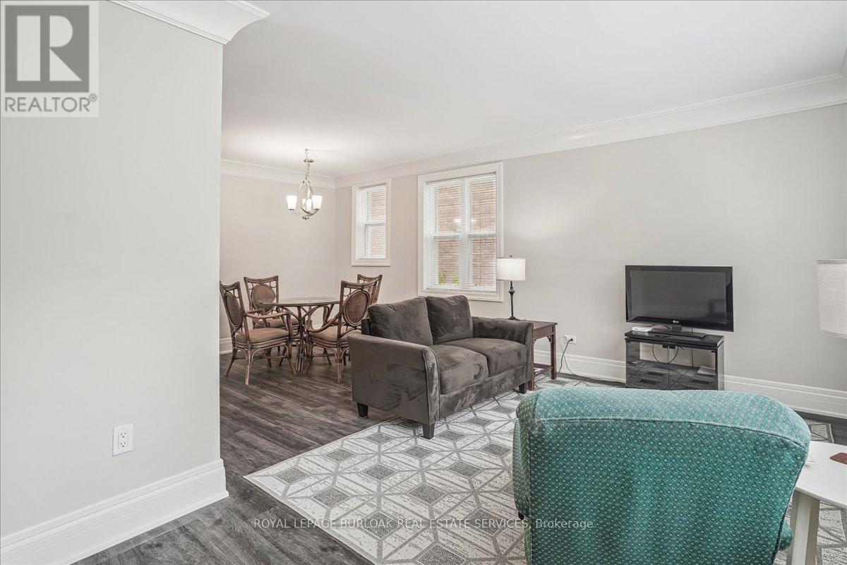 












38 VIEWPOINT AVENUE

,
Hamilton,




Ontario
L8V2S5

