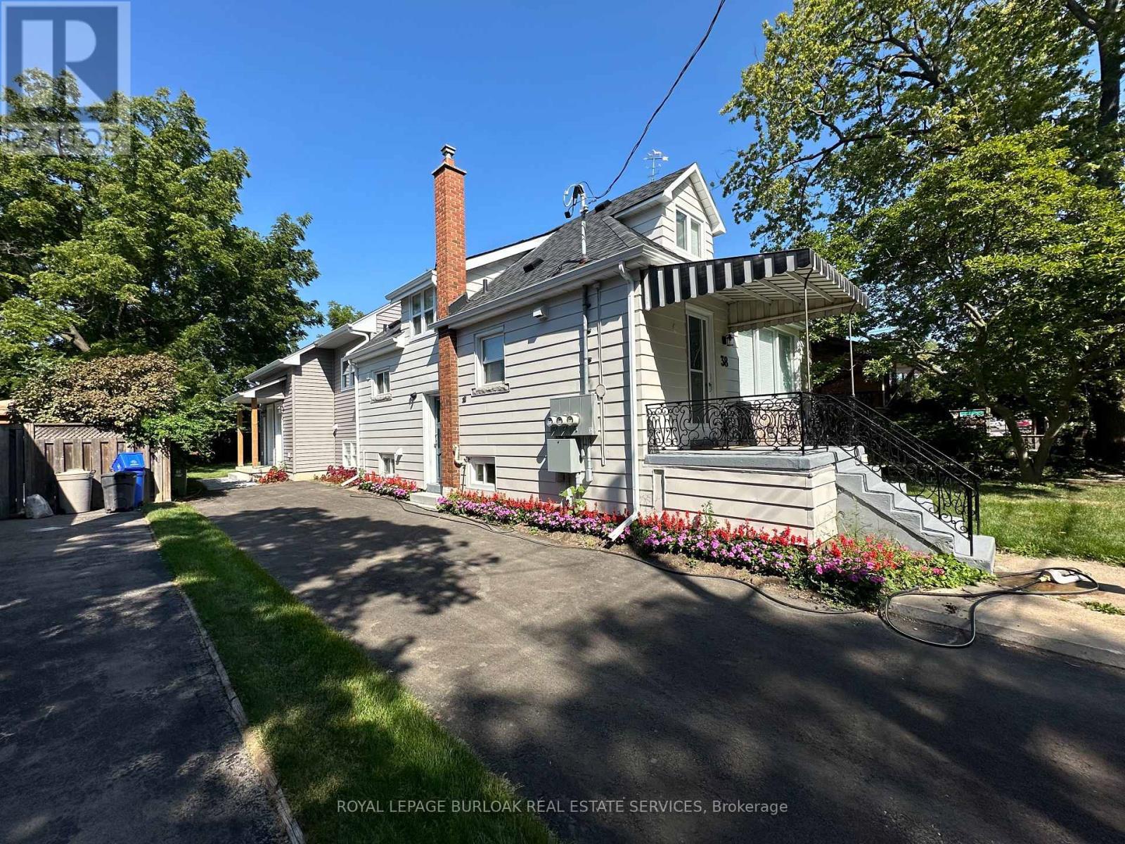 












38 VIEWPOINT AVENUE

,
Hamilton,




Ontario
L8V2S5

