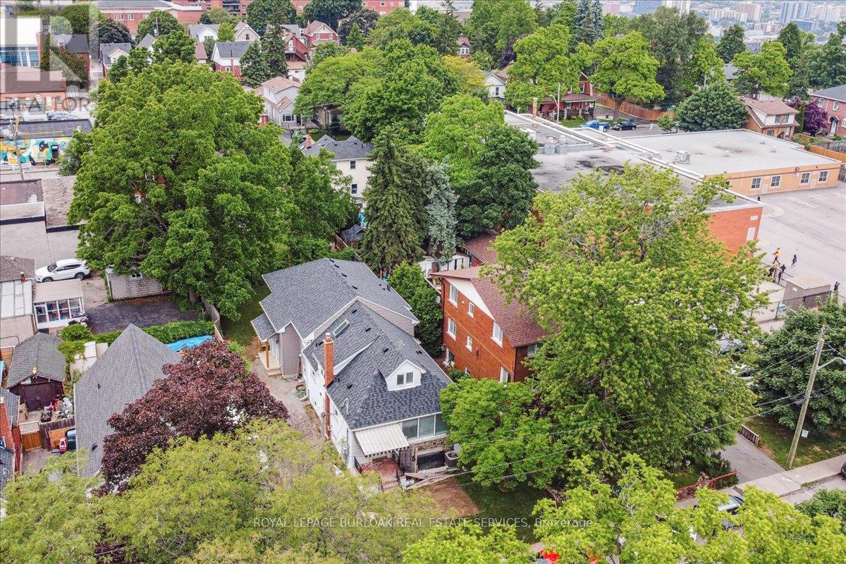 












38 VIEWPOINT AVENUE

,
Hamilton,




Ontario
L8V2S5

