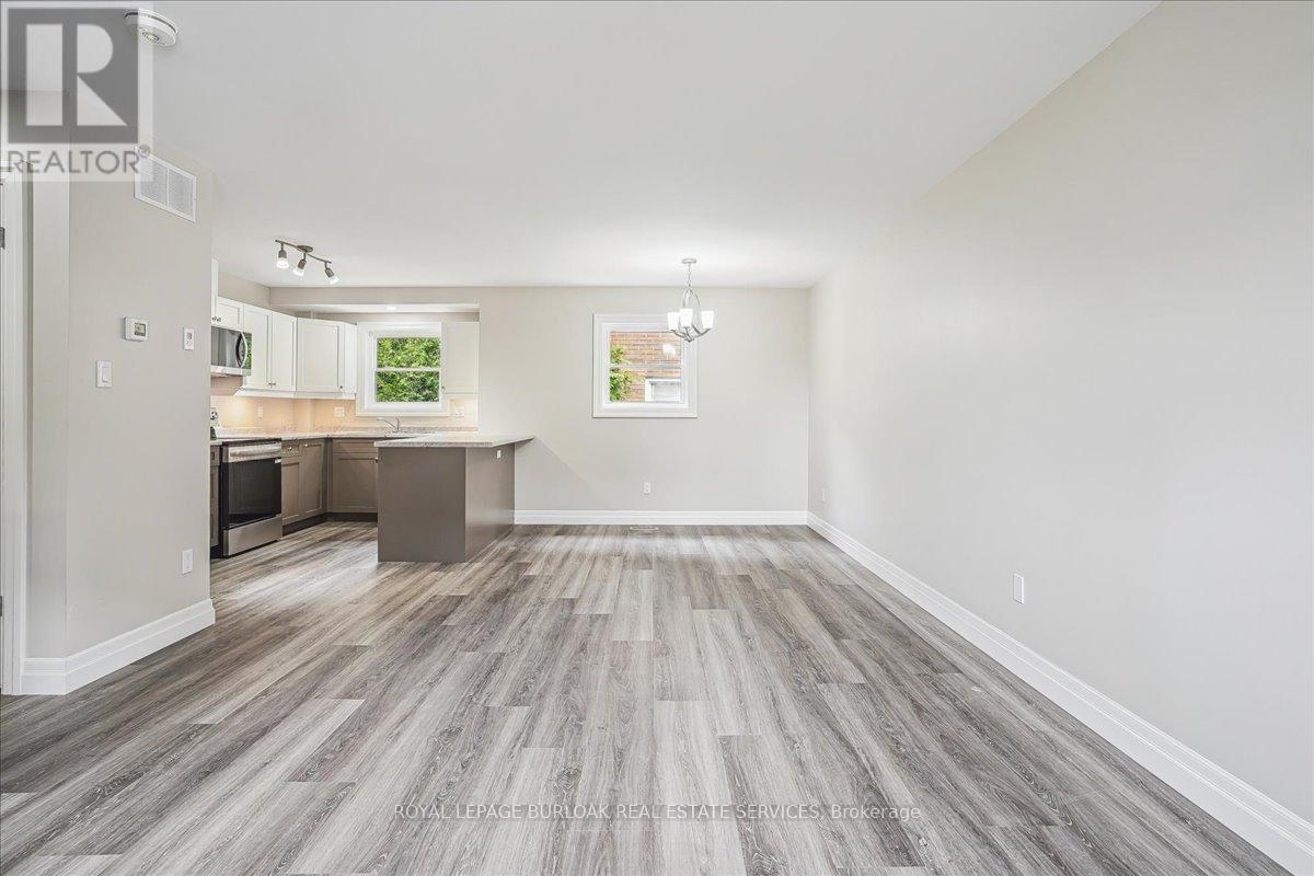 












38 VIEWPOINT AVENUE

,
Hamilton,




Ontario
L8V2S5

