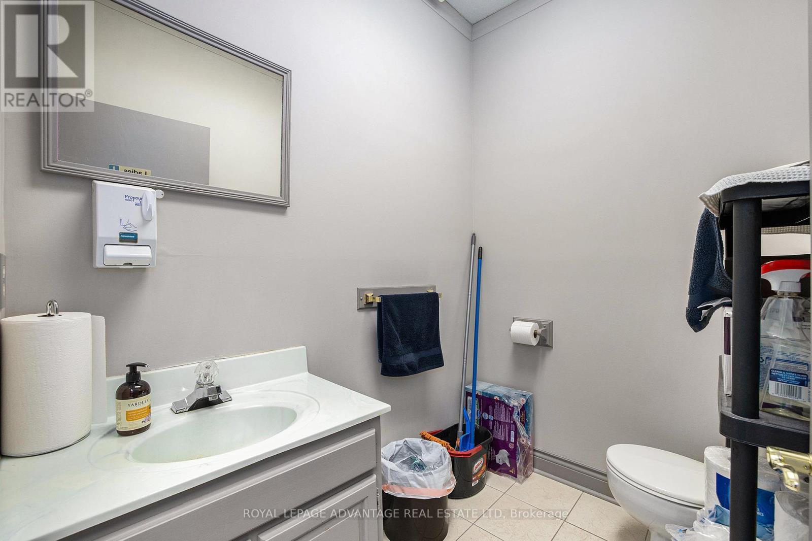 












37 WILLIAM STREET E

,
Smiths Falls,




Ontario
K7A1C3

