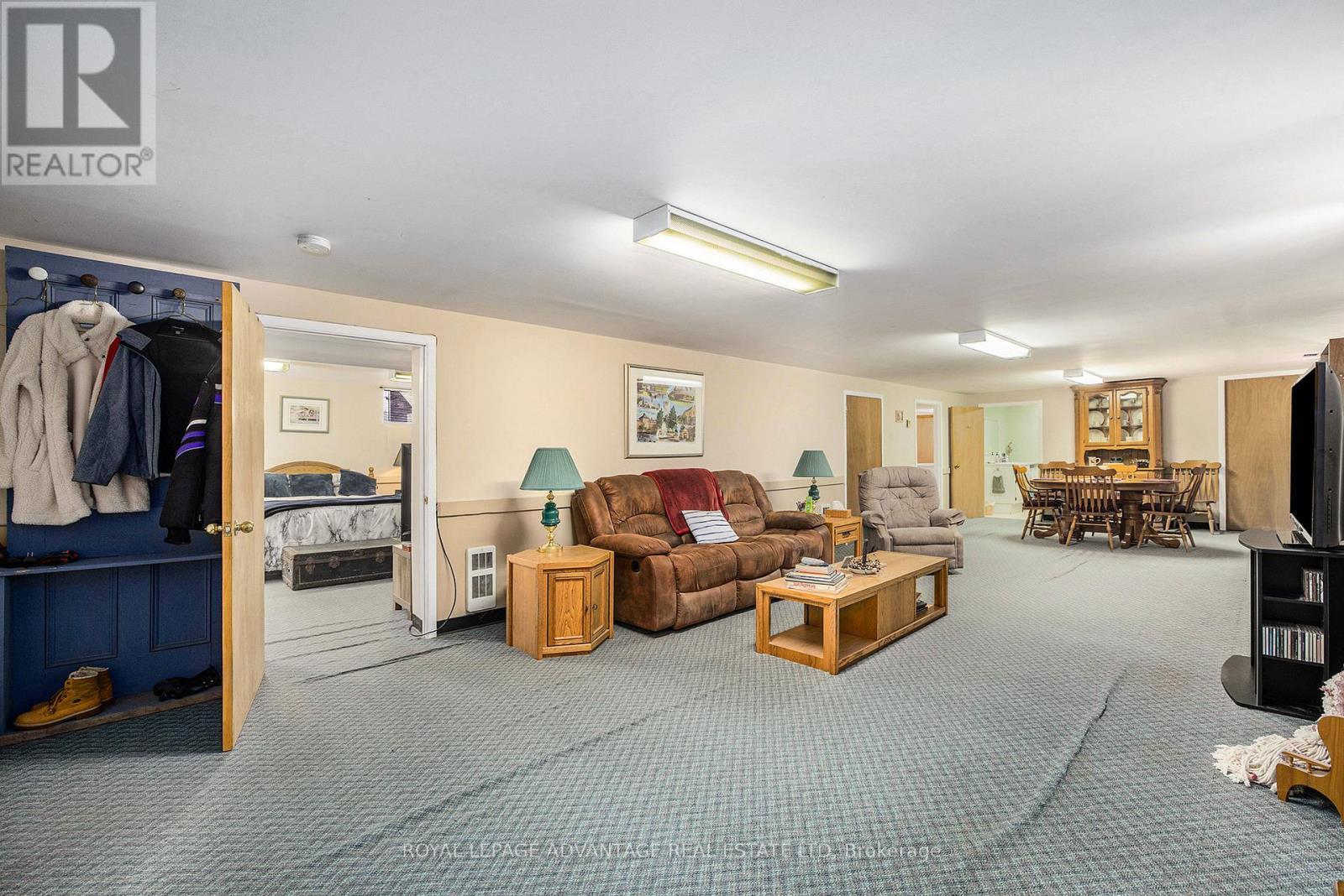 












37 WILLIAM STREET E

,
Smiths Falls,




Ontario
K7A1C3

