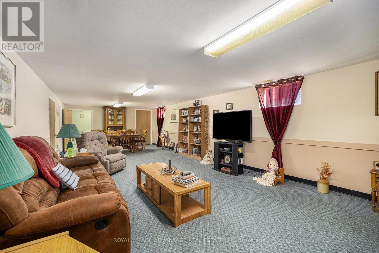 












37 WILLIAM STREET E

,
Smiths Falls,




Ontario
K7A1C3


