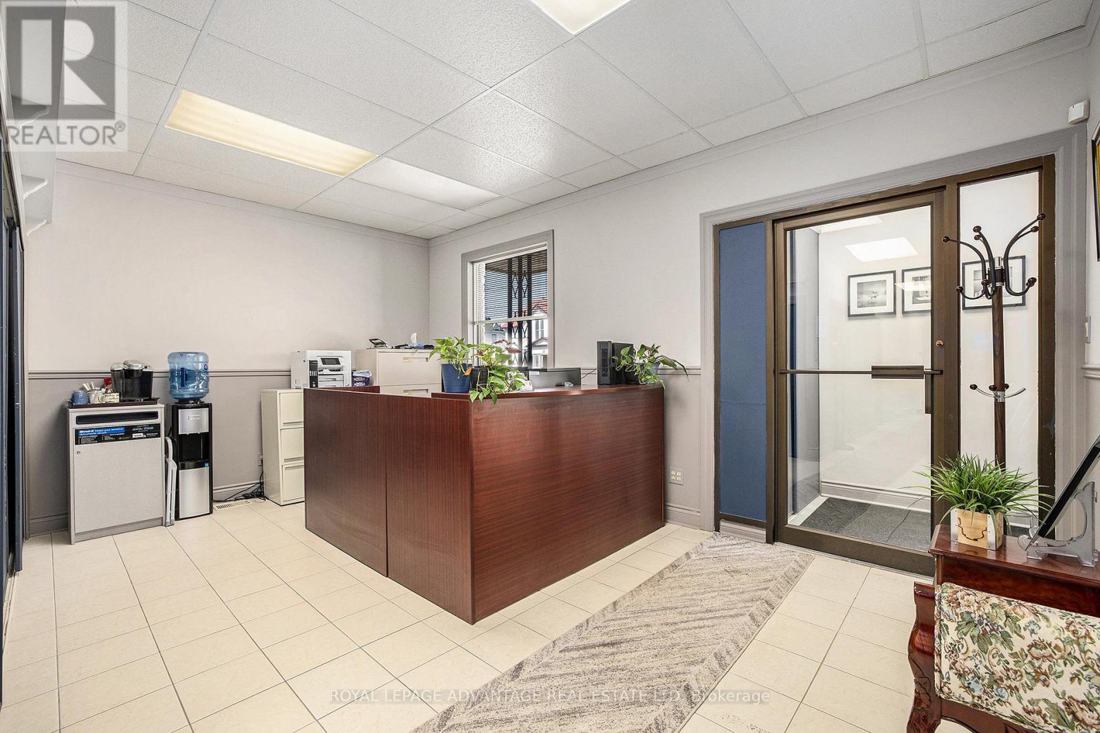 












37 WILLIAM STREET E

,
Smiths Falls,




Ontario
K7A1C3

