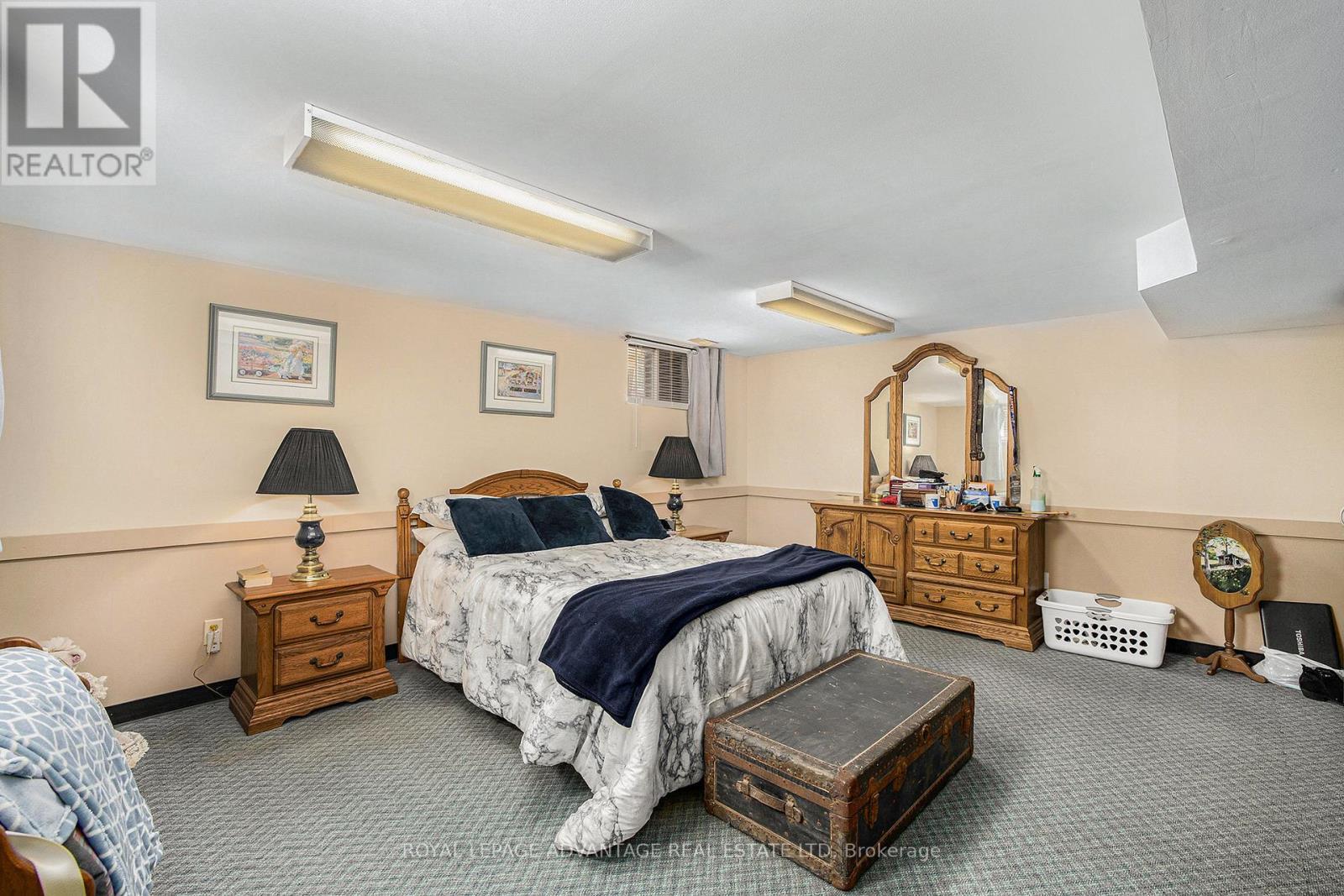












37 WILLIAM STREET E

,
Smiths Falls,




Ontario
K7A1C3

