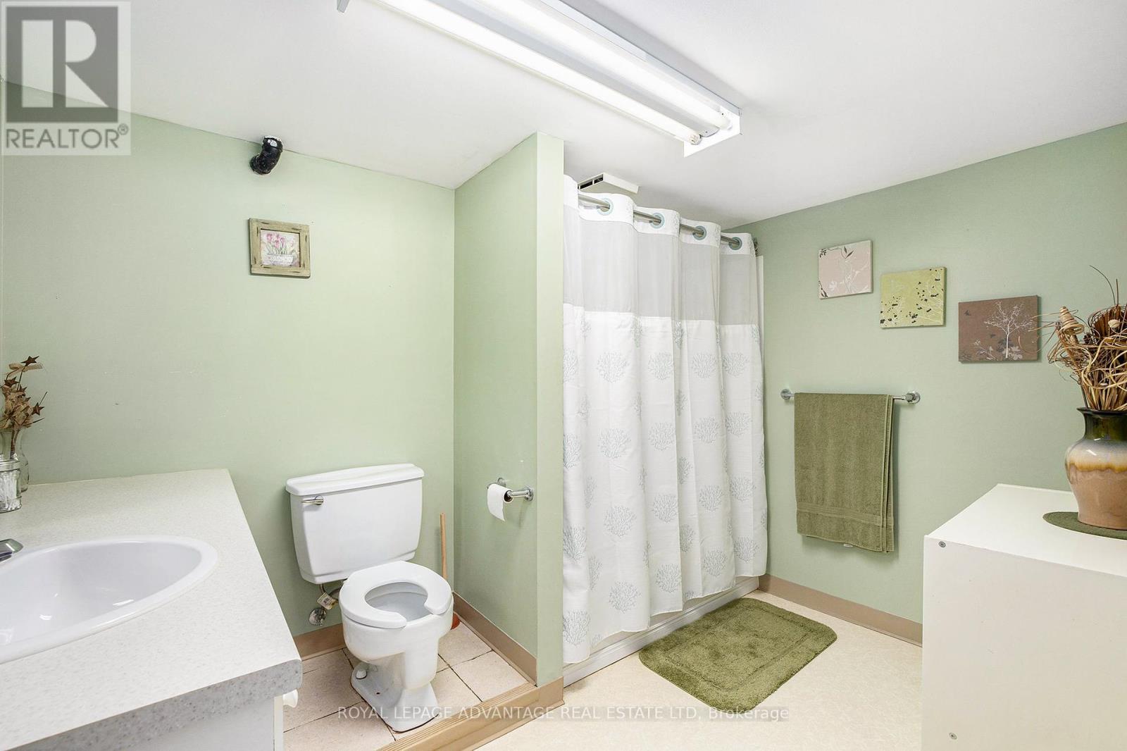 












37 WILLIAM STREET E

,
Smiths Falls,




Ontario
K7A1C3

