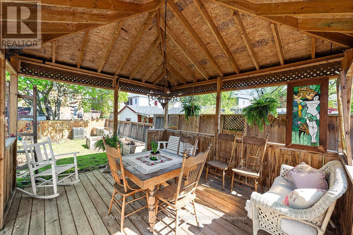 












162 CHAMBERS STREET

,
Smith Falls,




Ontario
K7A2Z4

