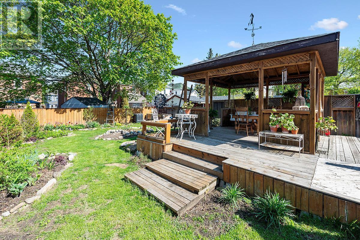 












162 CHAMBERS STREET

,
Smith Falls,




Ontario
K7A2Z4


