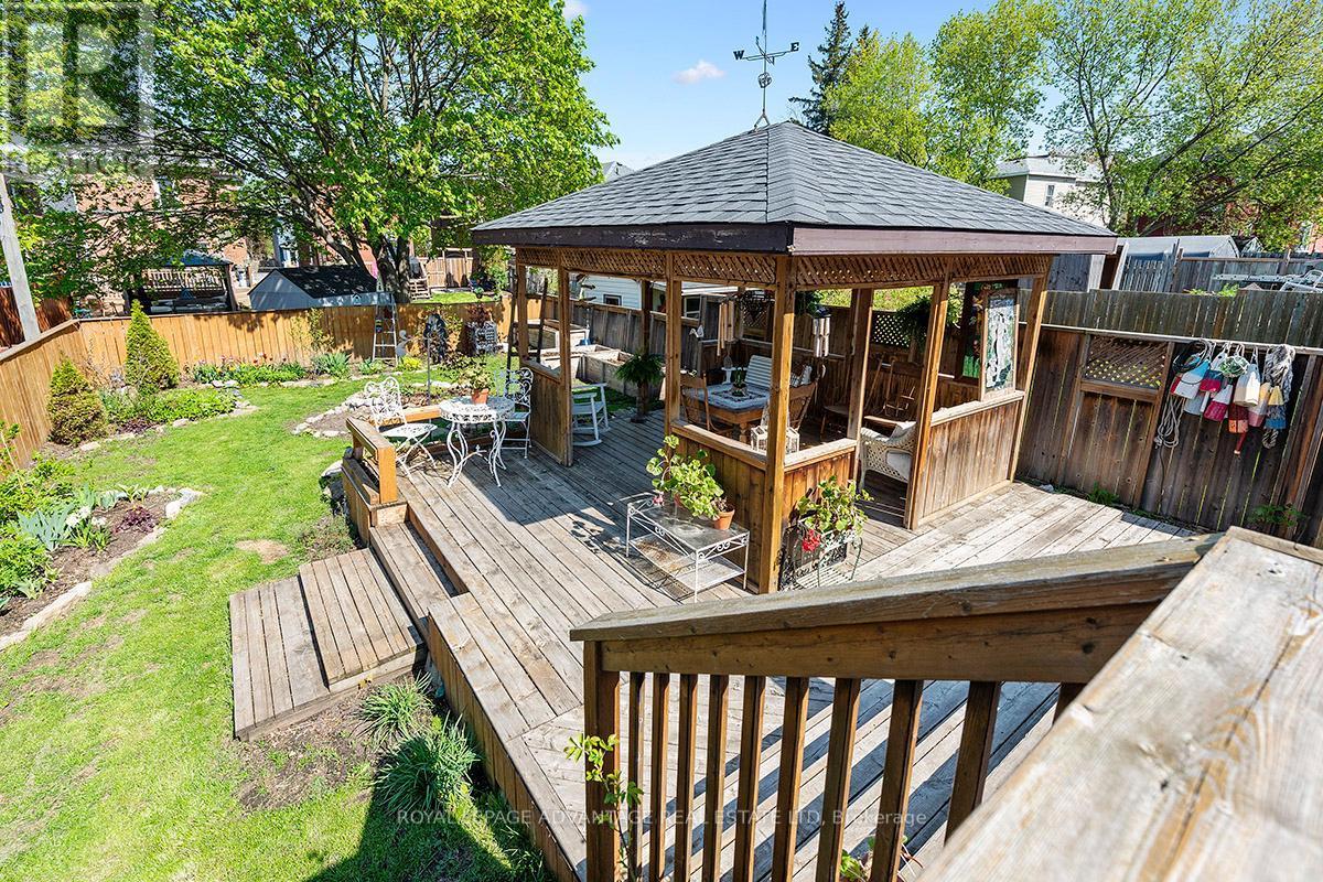 












162 CHAMBERS STREET

,
Smith Falls,




Ontario
K7A2Z4

