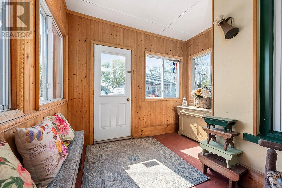 












162 CHAMBERS STREET

,
Smith Falls,




Ontario
K7A2Z4

