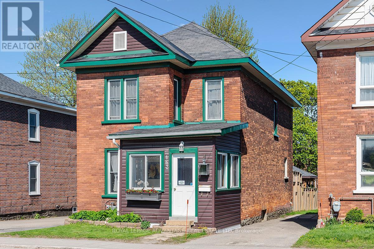 












162 CHAMBERS STREET

,
Smith Falls,




Ontario
K7A2Z4

