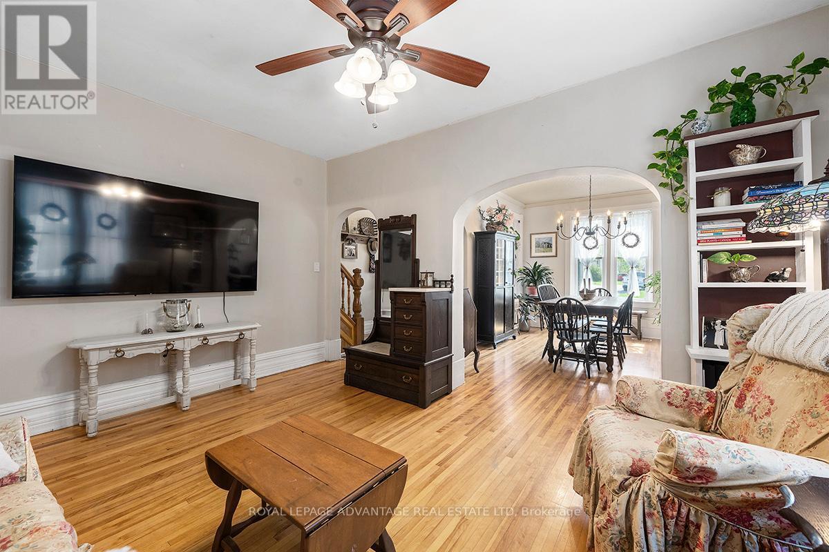 












162 CHAMBERS STREET

,
Smith Falls,




Ontario
K7A2Z4

