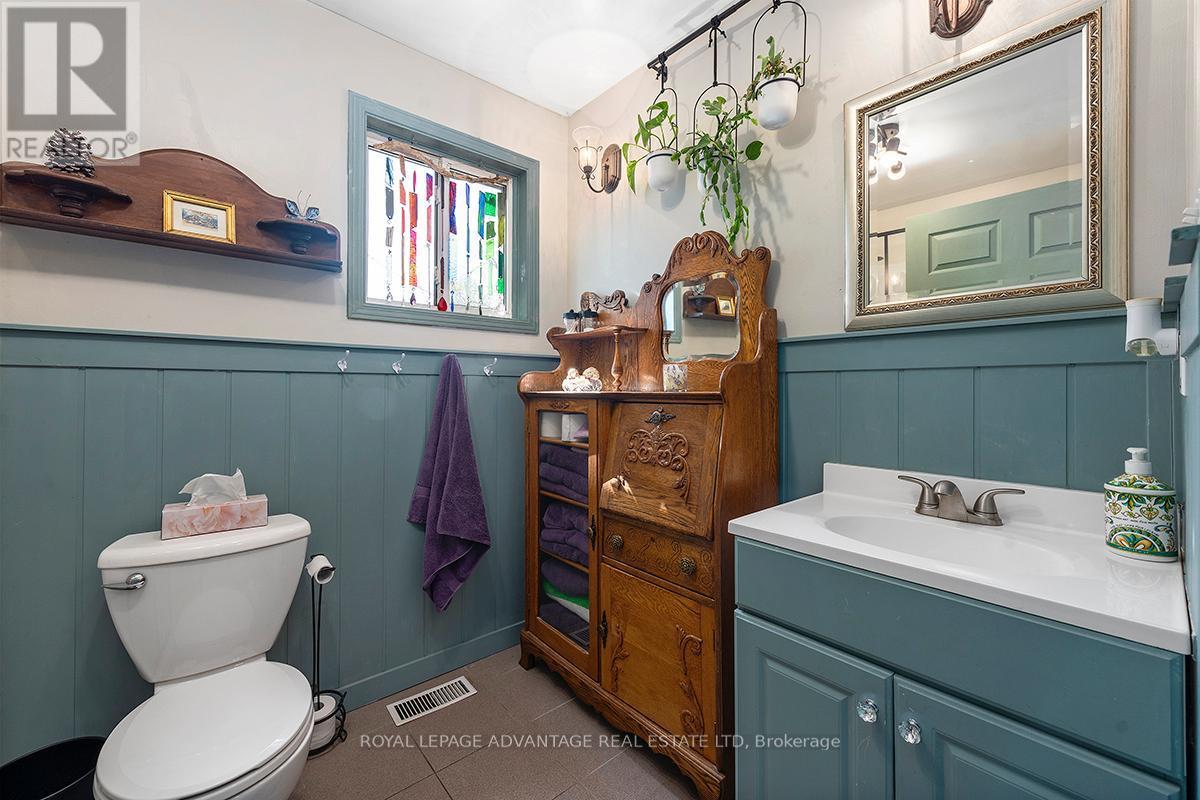 












162 CHAMBERS STREET

,
Smith Falls,




Ontario
K7A2Z4

