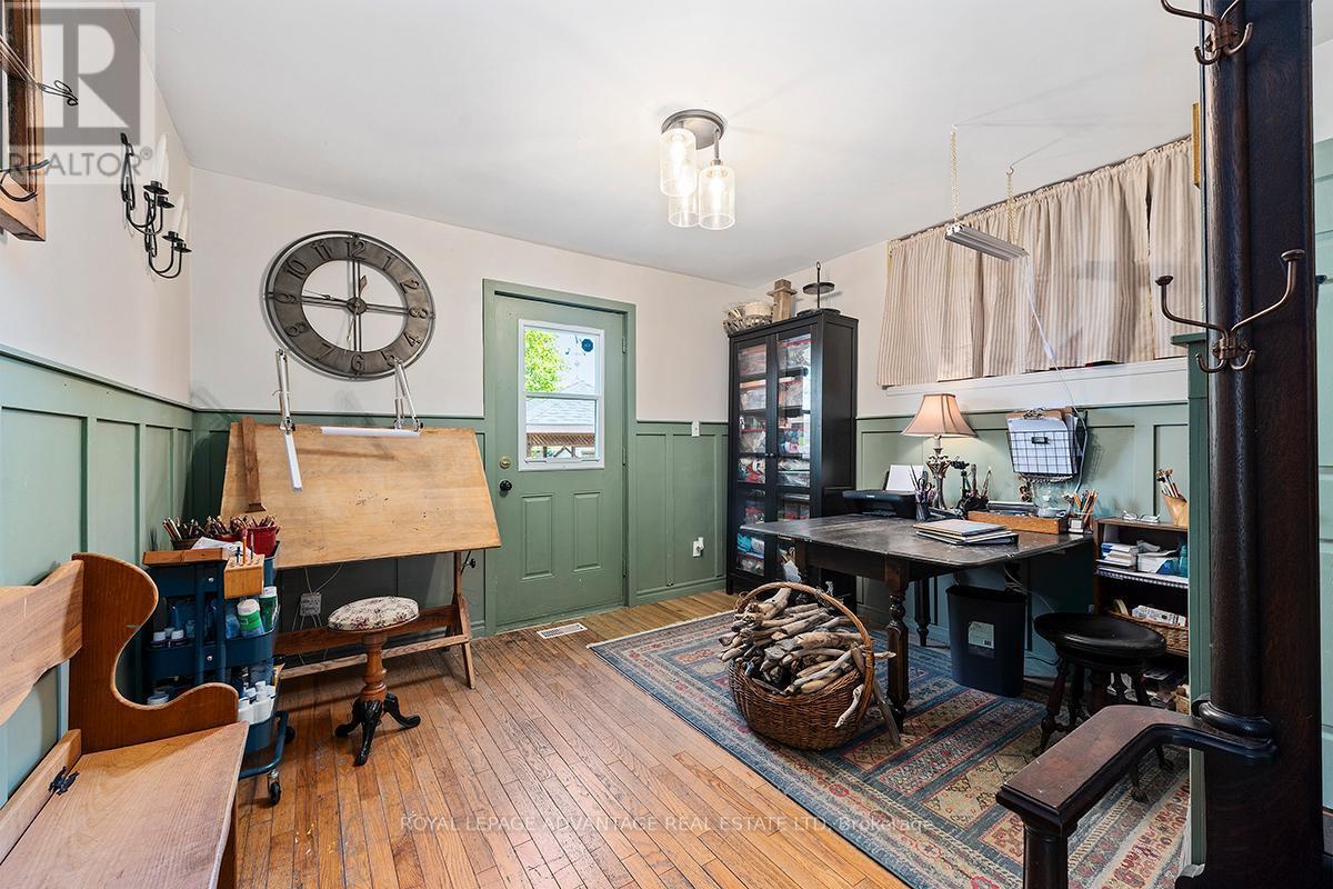 












162 CHAMBERS STREET

,
Smith Falls,




Ontario
K7A2Z4

