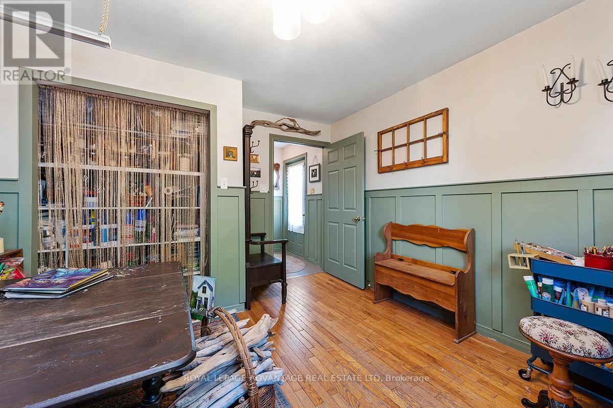 












162 CHAMBERS STREET

,
Smith Falls,




Ontario
K7A2Z4


