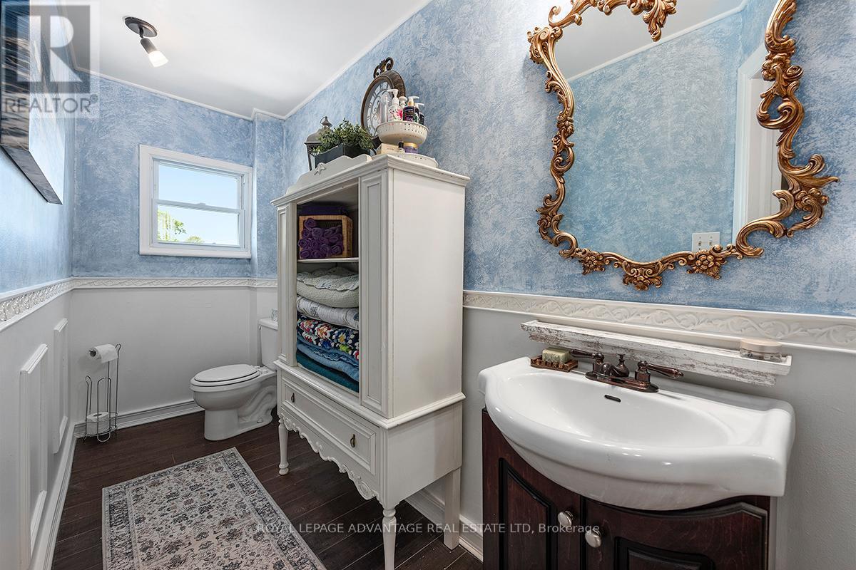 












162 CHAMBERS STREET

,
Smith Falls,




Ontario
K7A2Z4

