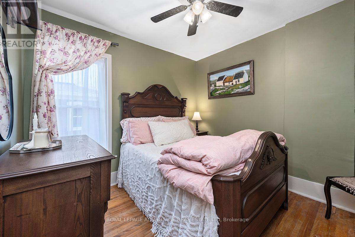 












162 CHAMBERS STREET

,
Smith Falls,




Ontario
K7A2Z4

