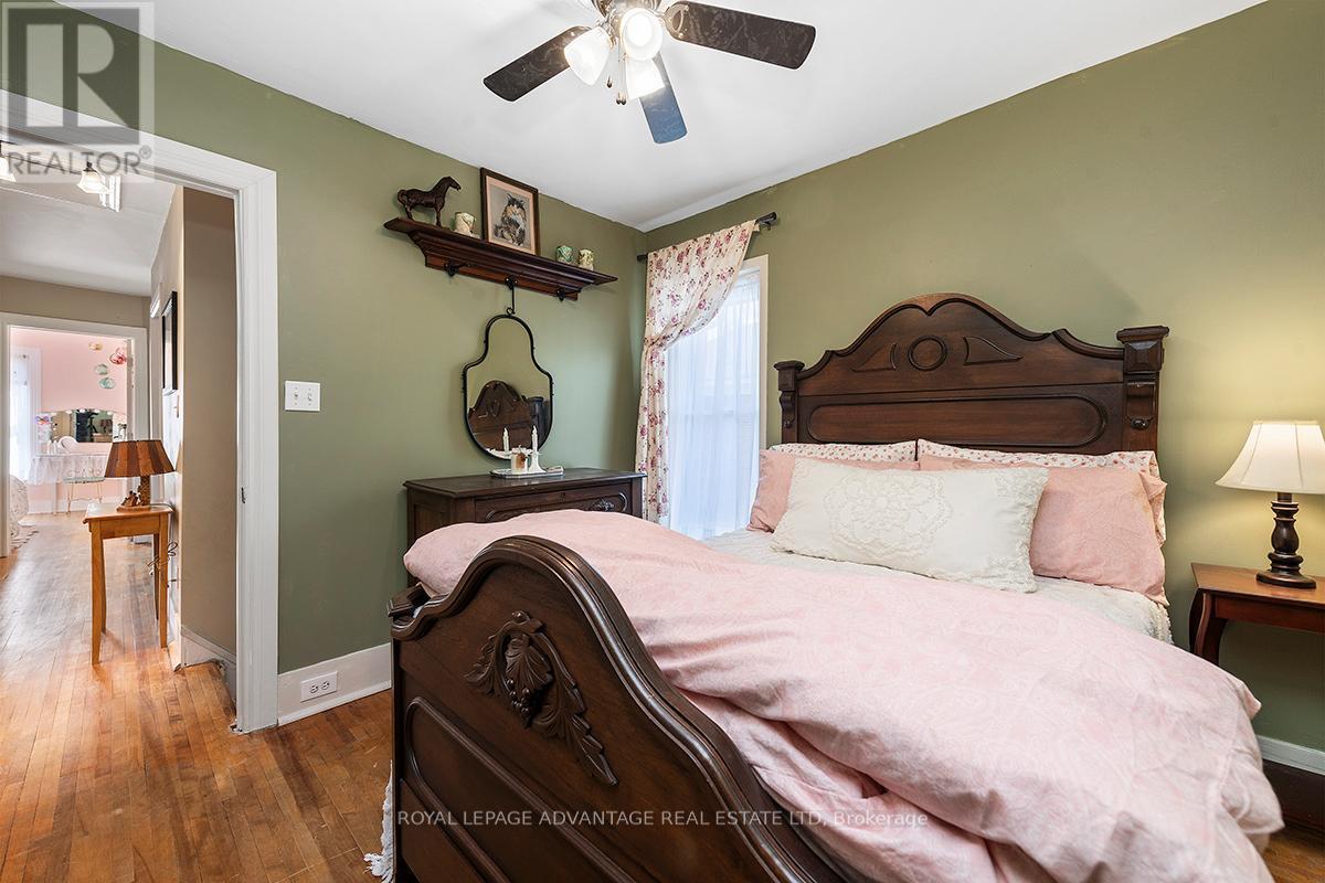 












162 CHAMBERS STREET

,
Smith Falls,




Ontario
K7A2Z4

