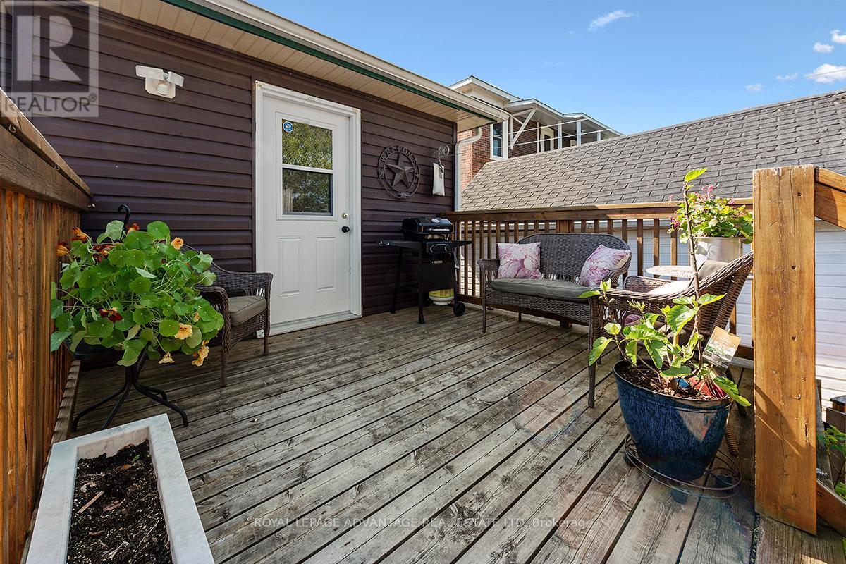 












162 CHAMBERS STREET

,
Smith Falls,




Ontario
K7A2Z4

