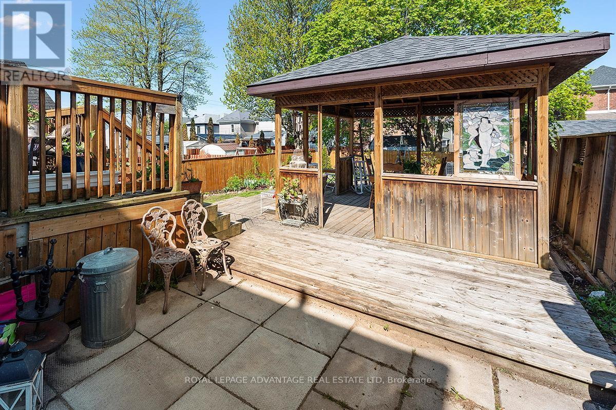 












162 CHAMBERS STREET

,
Smith Falls,




Ontario
K7A2Z4


