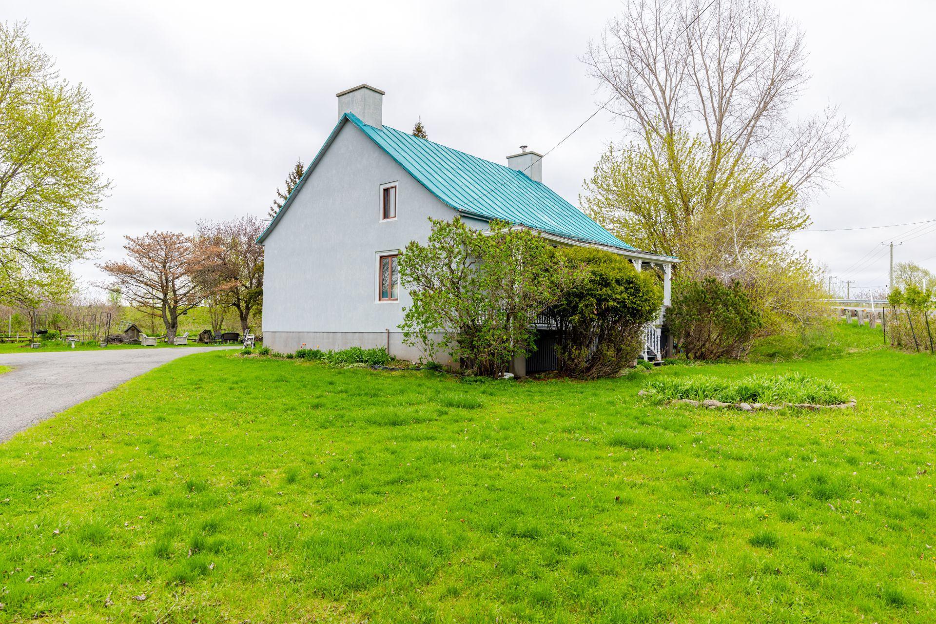 









6830


Ch. des Prairies

,
Brossard,




QC
J4Z3H8

