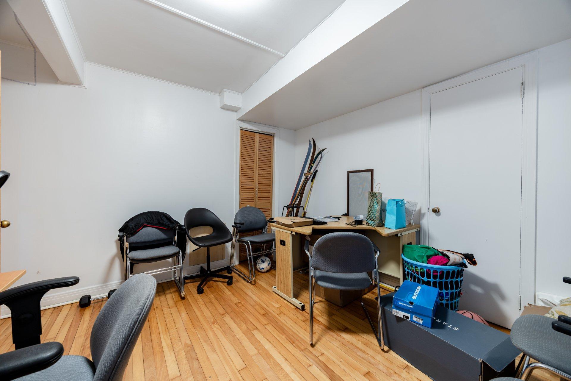 









6830


Ch. des Prairies

,
Brossard,




QC
J4Z3H8


