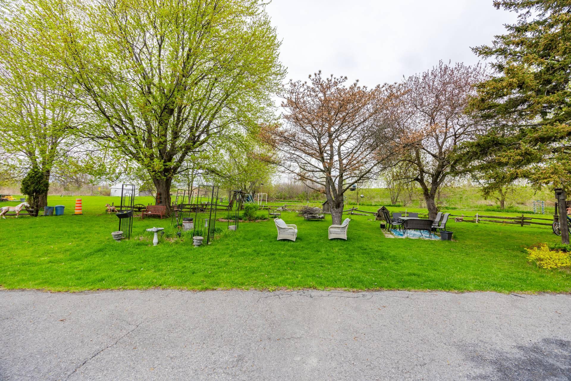 









6830


Ch. des Prairies

,
Brossard,




QC
J4Z3H8

