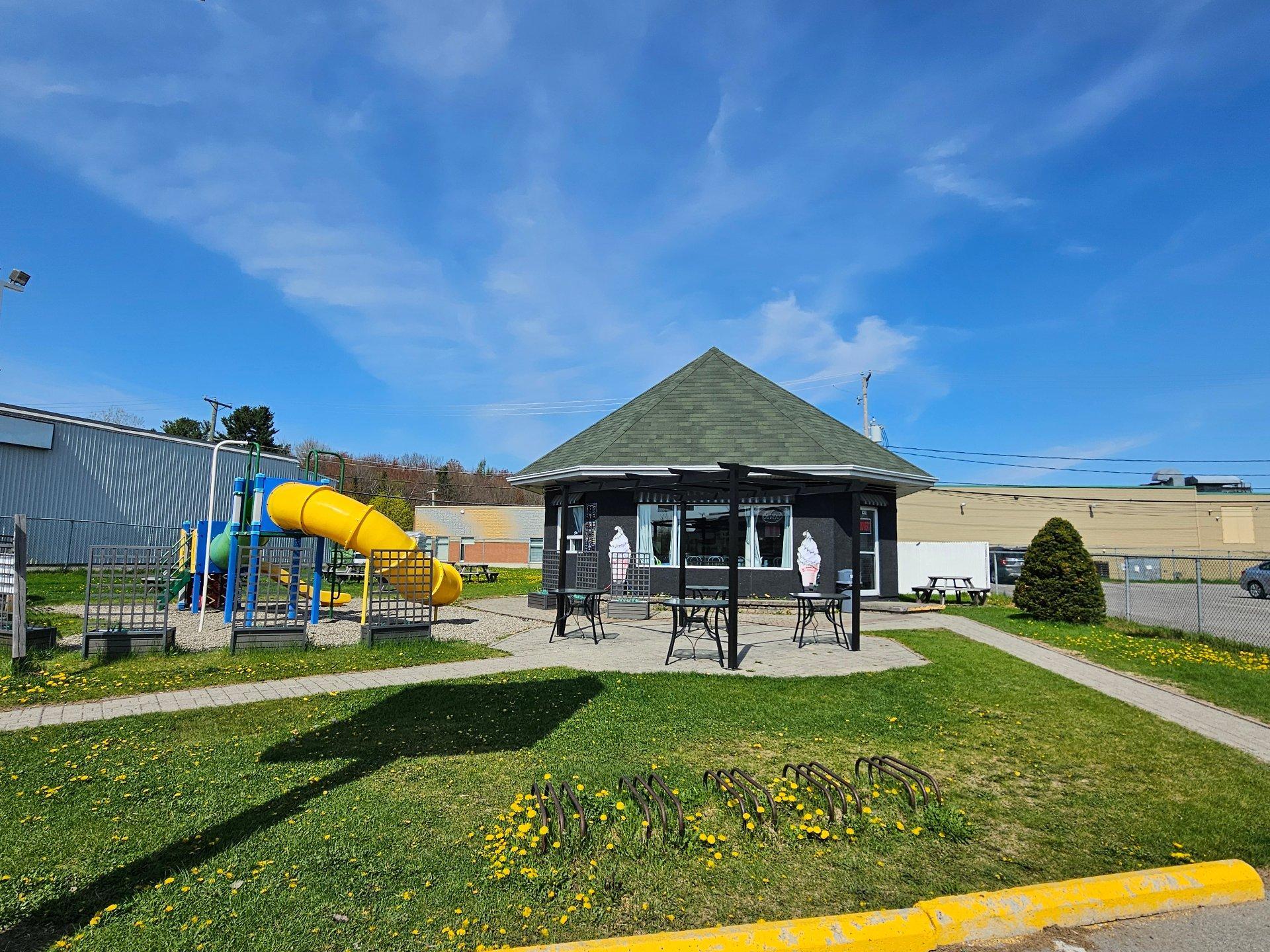 









1470


Mtée Major

,
Terrebonne (La Plaine),




QC
J7M1E6


