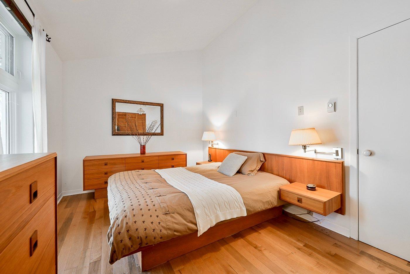 









1000


Rue Béique

,
Mont-Saint-Hilaire,




QC
J3G4S6

