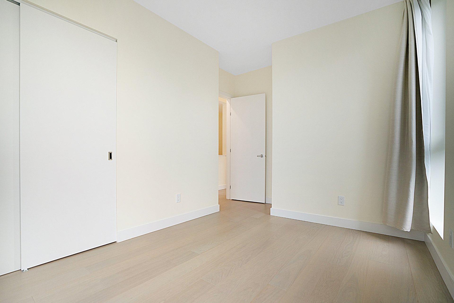 









1911


Rue Suzanne-Coallier

,
Montréal (Saint-Laurent),




QC
H4M0A8

