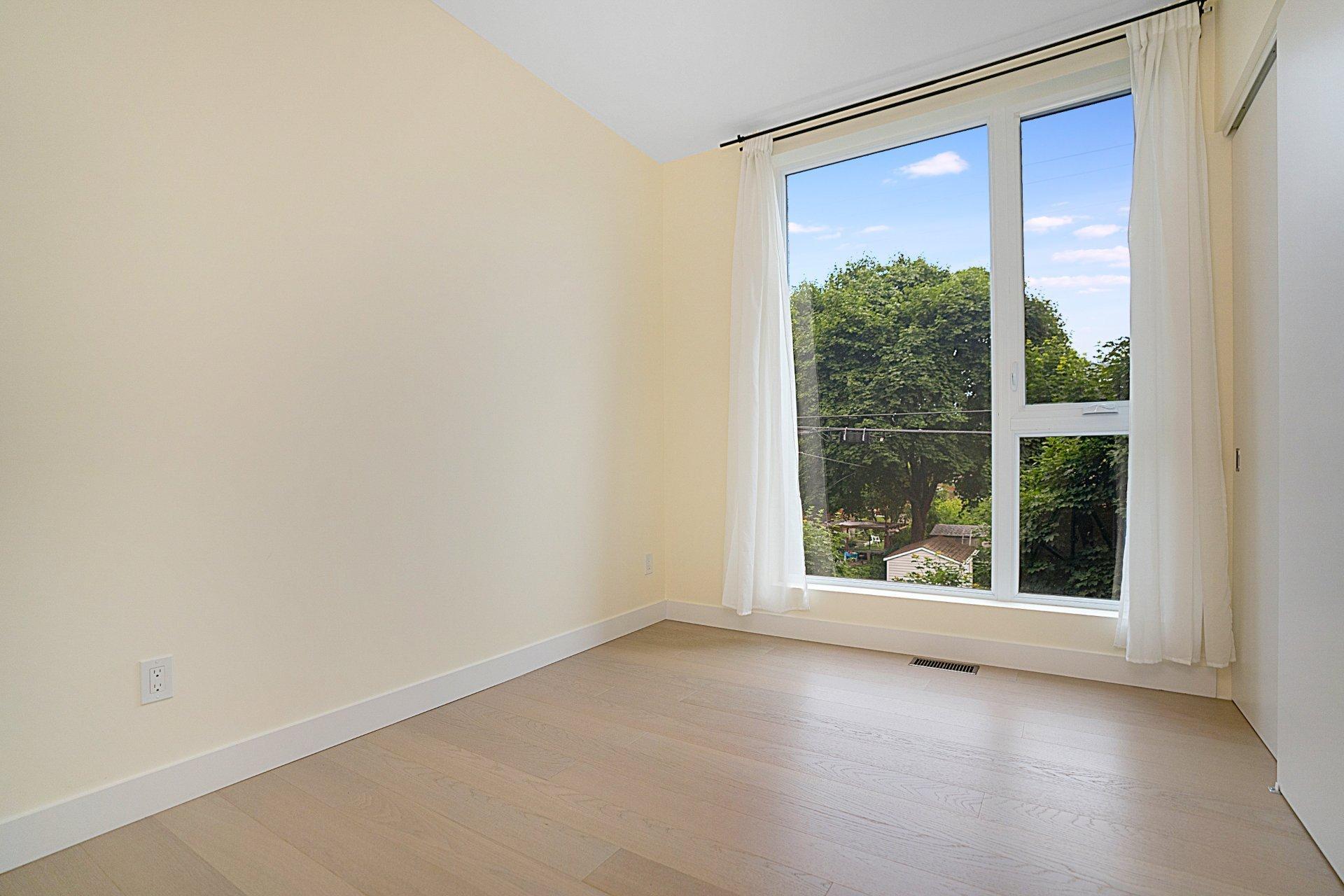









1911


Rue Suzanne-Coallier

,
Montréal (Saint-Laurent),




QC
H4M0A8

