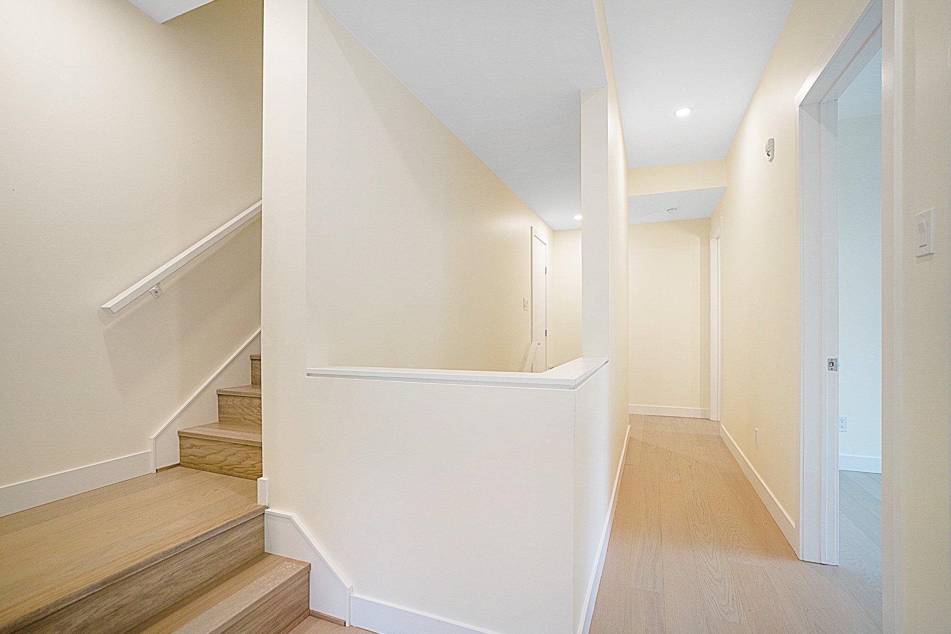 









1911


Rue Suzanne-Coallier

,
Montréal (Saint-Laurent),




QC
H4M0A8


