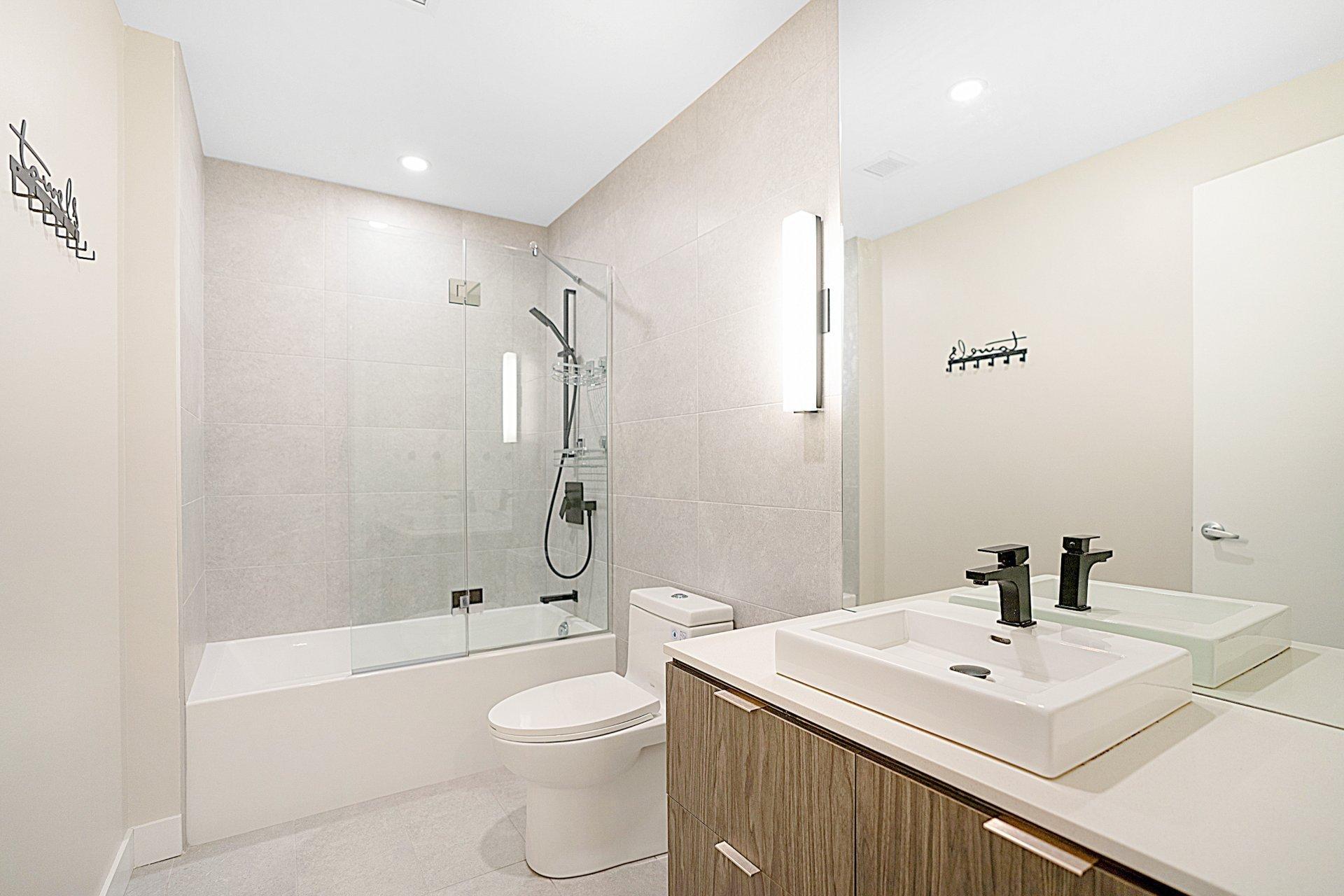 









1911


Rue Suzanne-Coallier

,
Montréal (Saint-Laurent),




QC
H4M0A8

