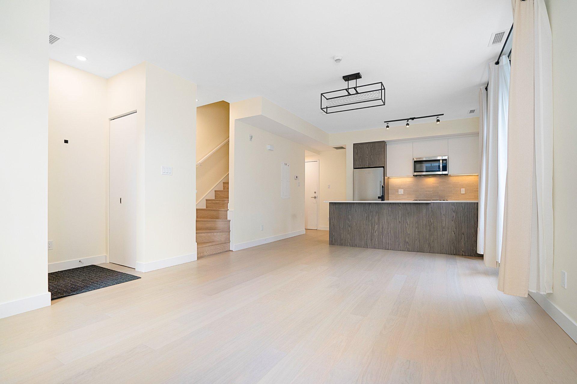 









1911


Rue Suzanne-Coallier

,
Montréal (Saint-Laurent),




QC
H4M0A8

