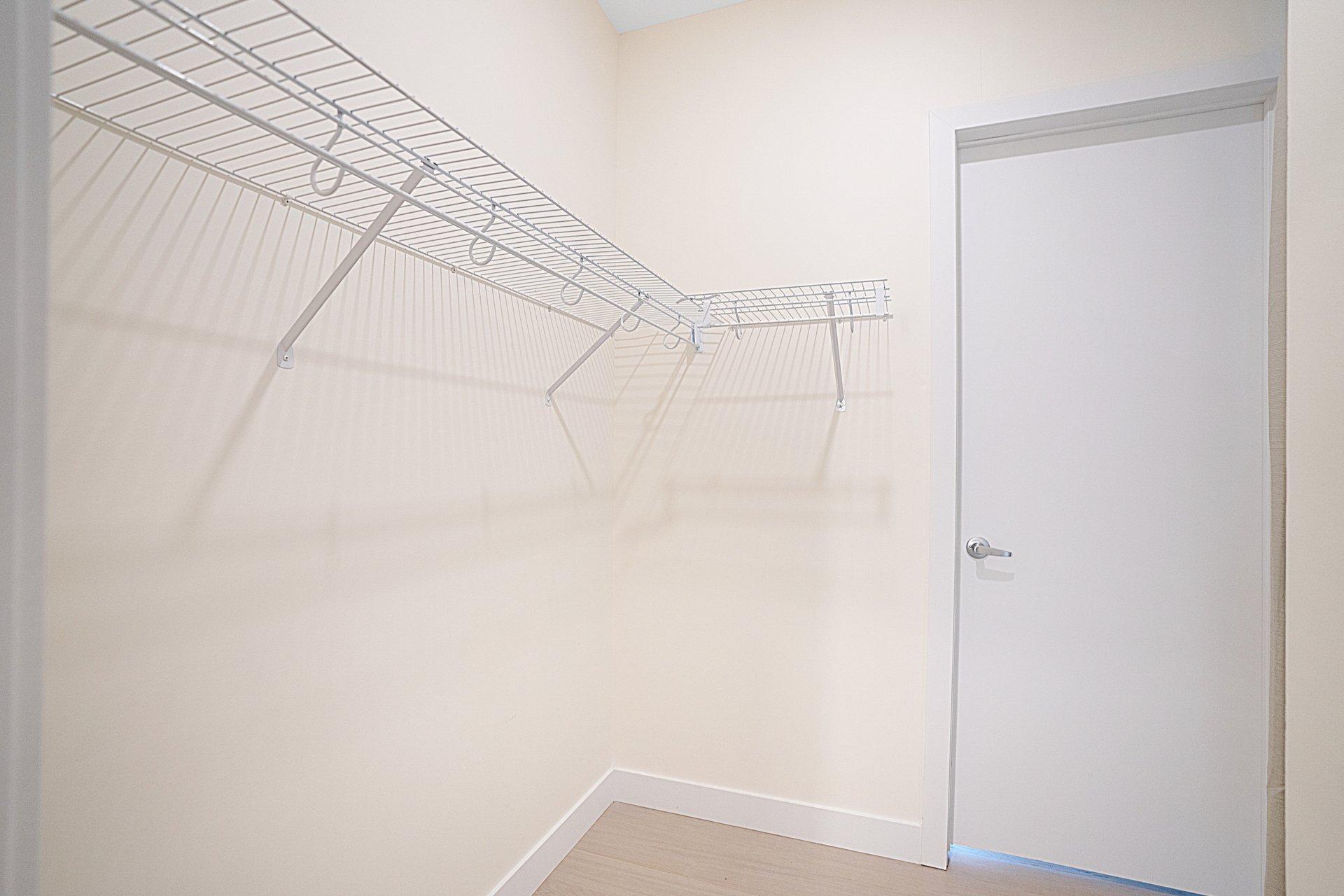 









1911


Rue Suzanne-Coallier

,
Montréal (Saint-Laurent),




QC
H4M0A8


