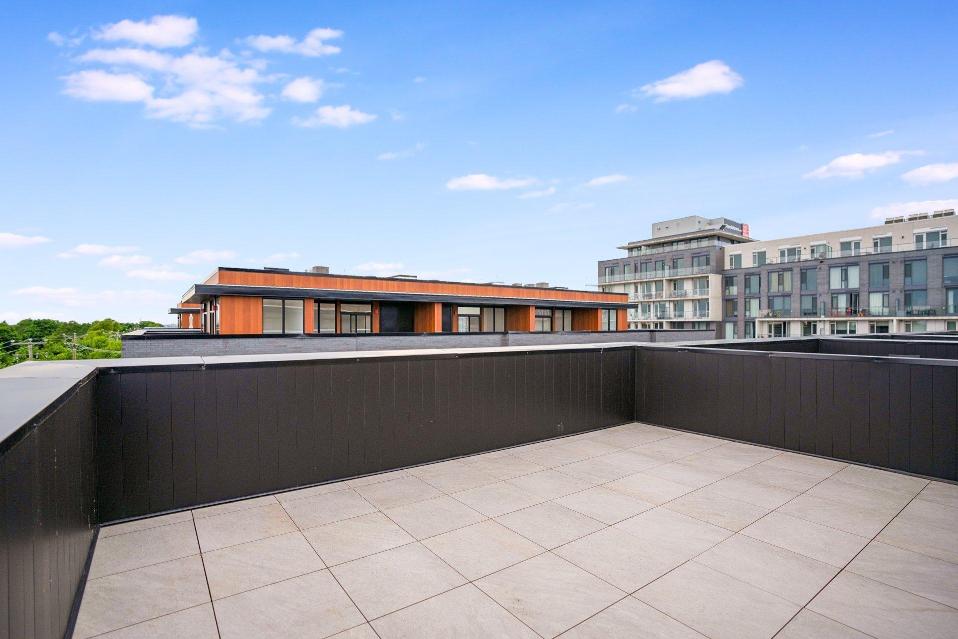









1911


Rue Suzanne-Coallier

,
Montréal (Saint-Laurent),




QC
H4M0A8

