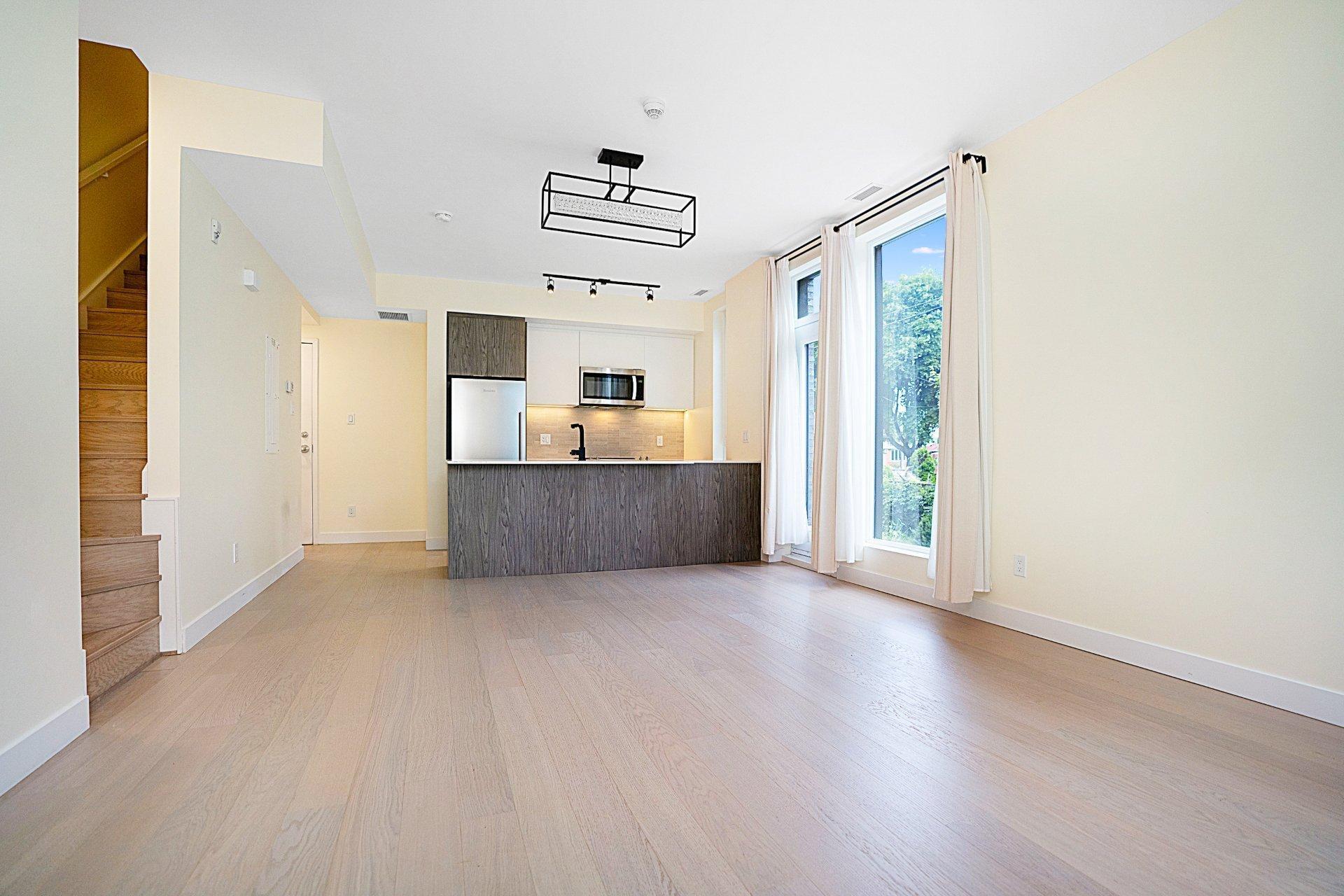 









1911


Rue Suzanne-Coallier

,
Montréal (Saint-Laurent),




QC
H4M0A8

