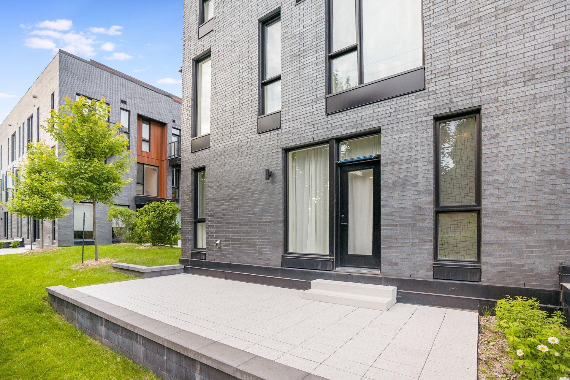 









1911


Rue Suzanne-Coallier

,
Montréal (Saint-Laurent),




QC
H4M0A8

