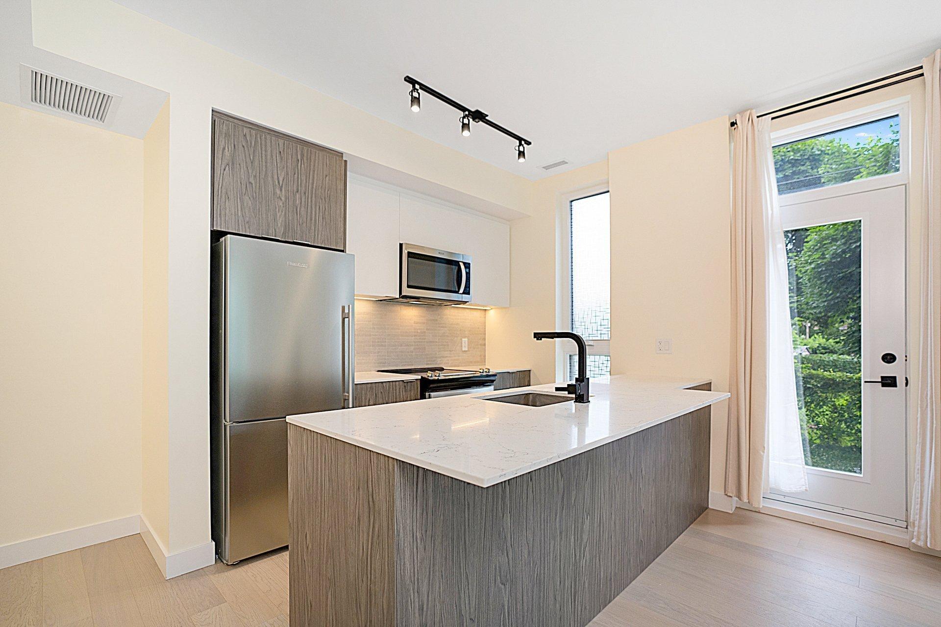 









1911


Rue Suzanne-Coallier

,
Montréal (Saint-Laurent),




QC
H4M0A8

