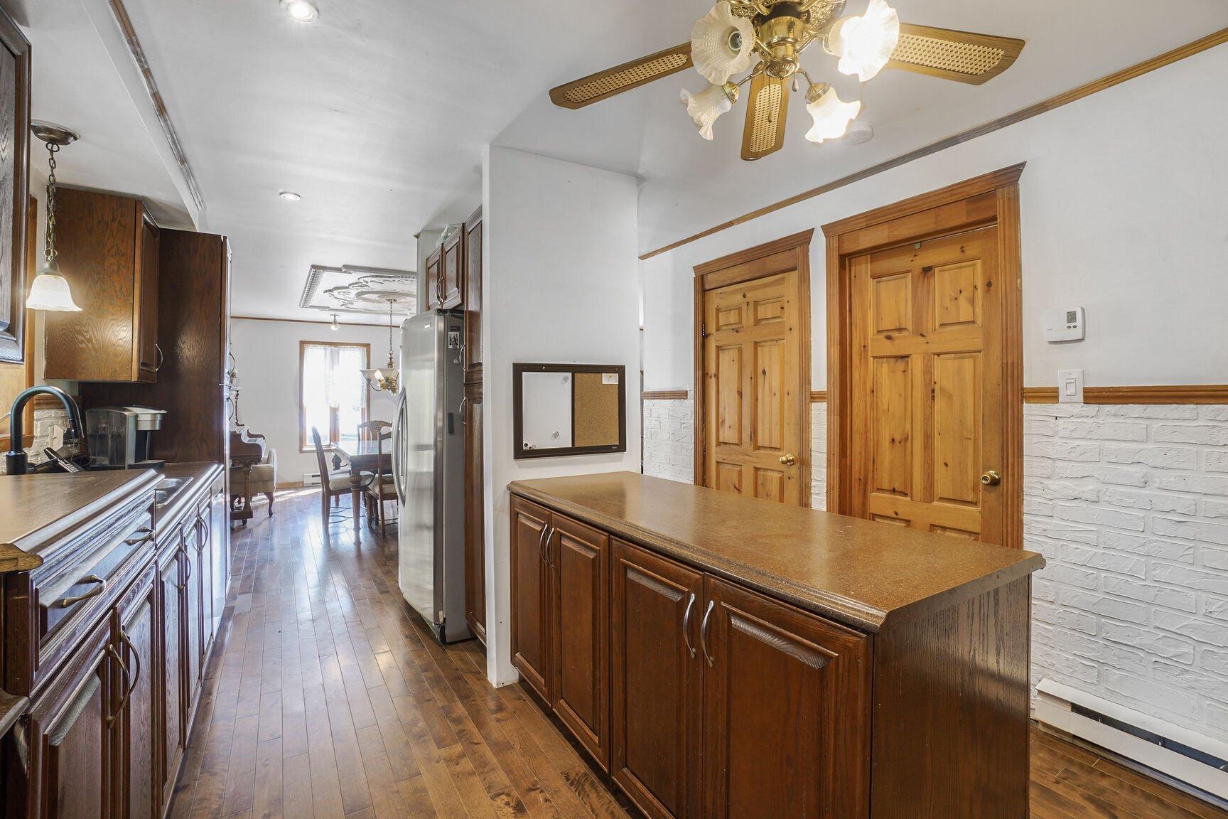 









2043


Av. Pierre

,
Mascouche,




QC
J7K3C2

