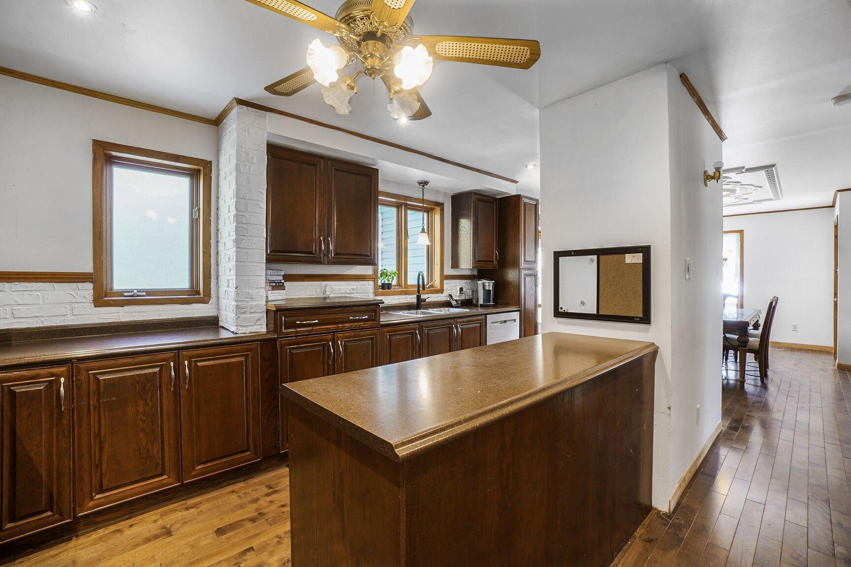 









2043


Av. Pierre

,
Mascouche,




QC
J7K3C2

