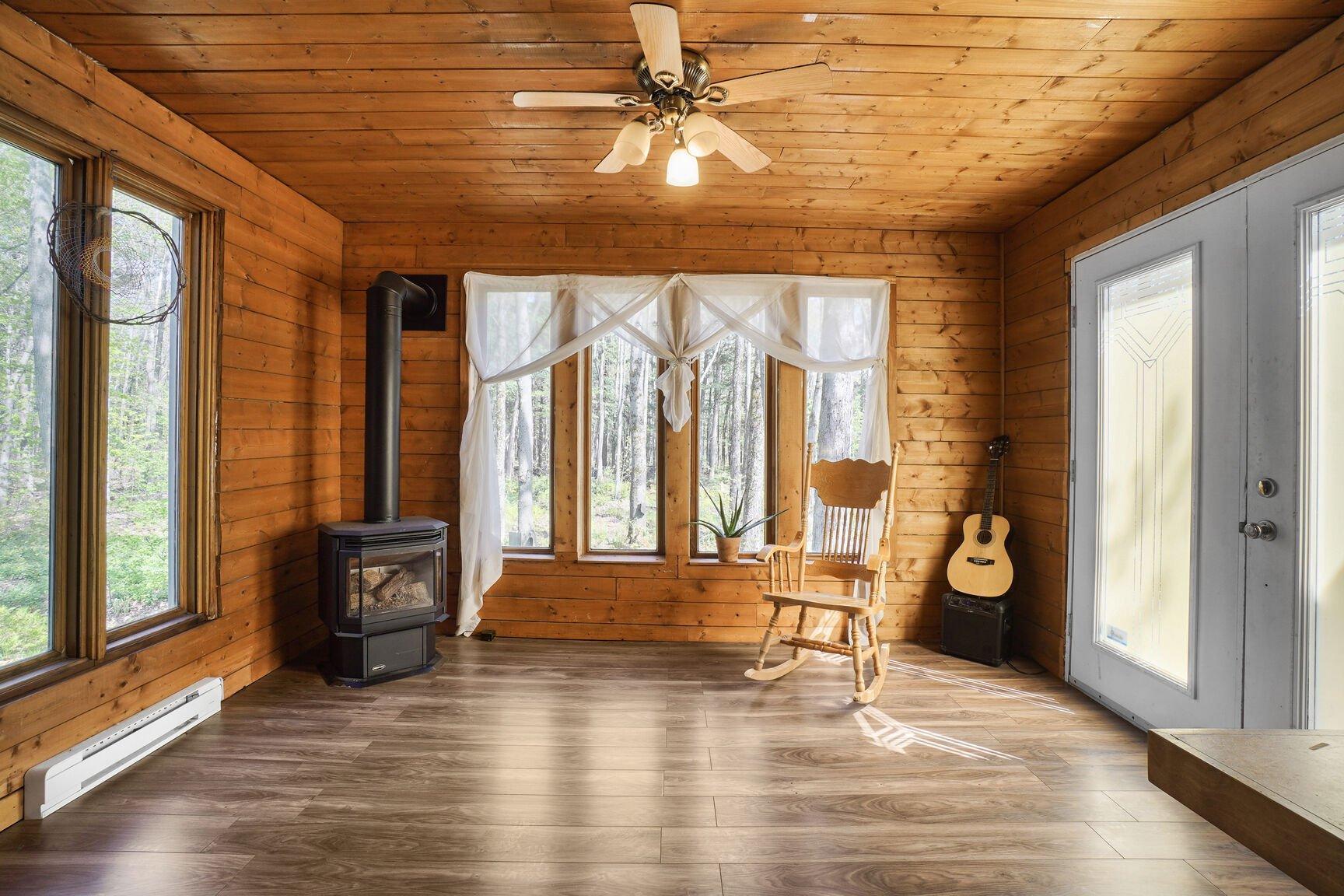 









2043


Av. Pierre

,
Mascouche,




QC
J7K3C2

