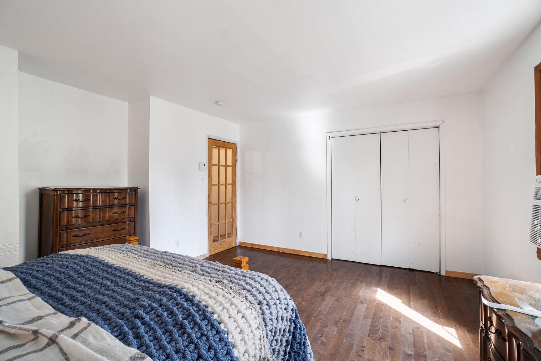 









2043


Av. Pierre

,
Mascouche,




QC
J7K3C2

