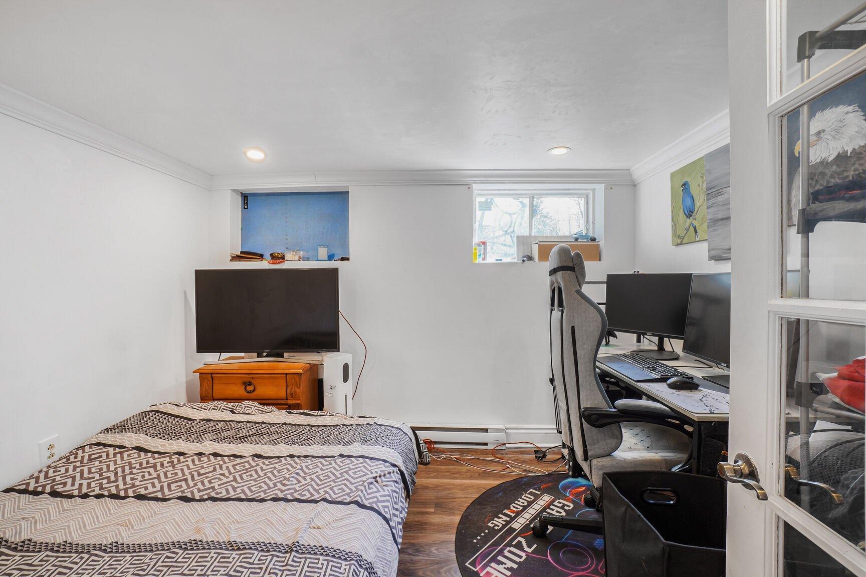 









2043


Av. Pierre

,
Mascouche,




QC
J7K3C2

