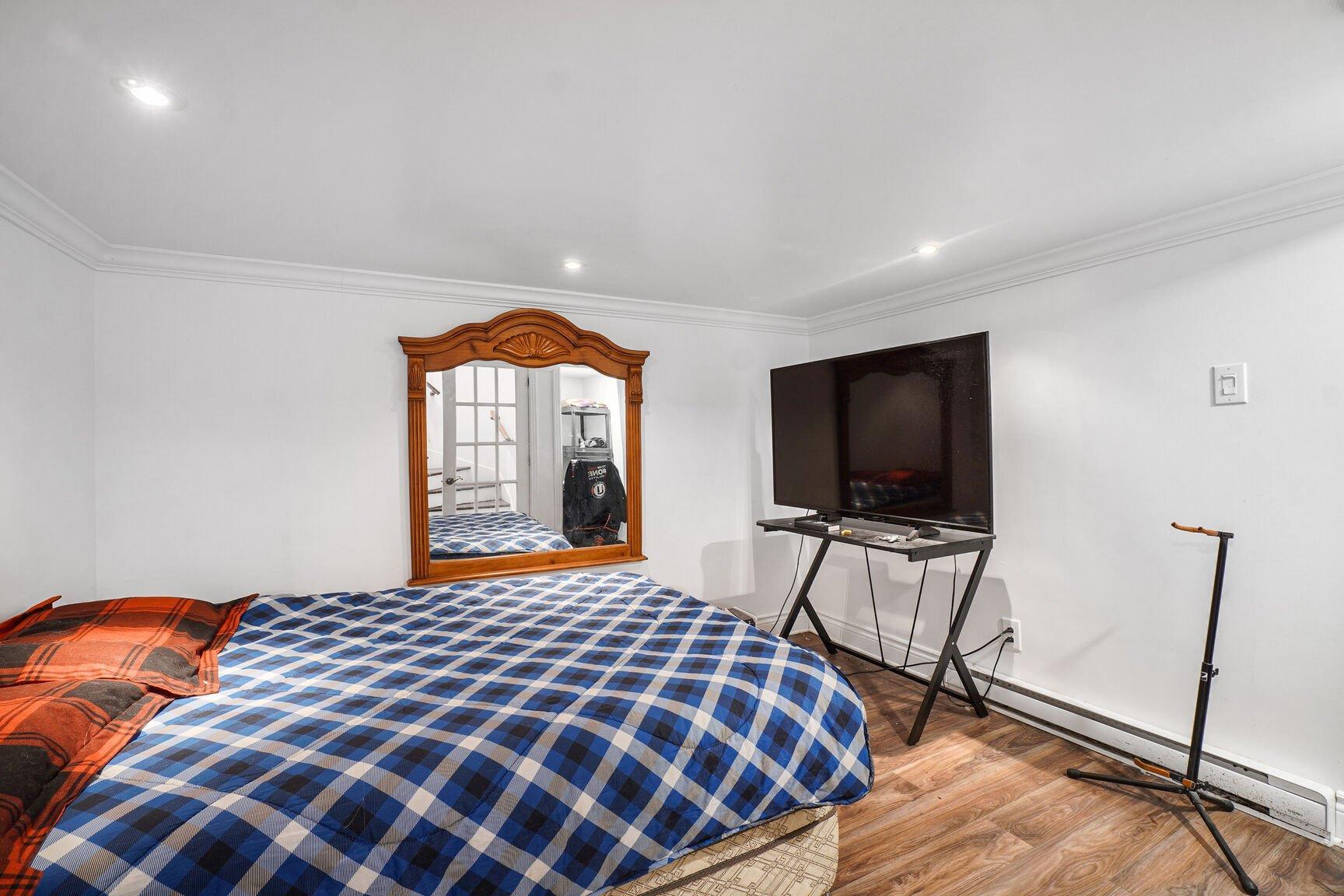 









2043


Av. Pierre

,
Mascouche,




QC
J7K3C2

